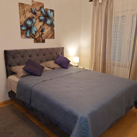 Apartments Tulipan - With Free Private Parking Garage Mostar Exteriör bild