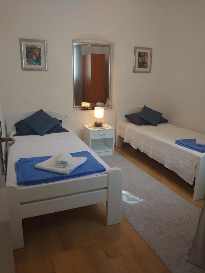 Apartments Tulipan - With Free Private Parking Garage Mostar Exteriör bild