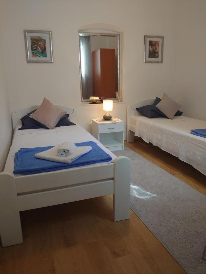 Apartments Tulipan - With Free Private Parking Garage Mostar Exteriör bild