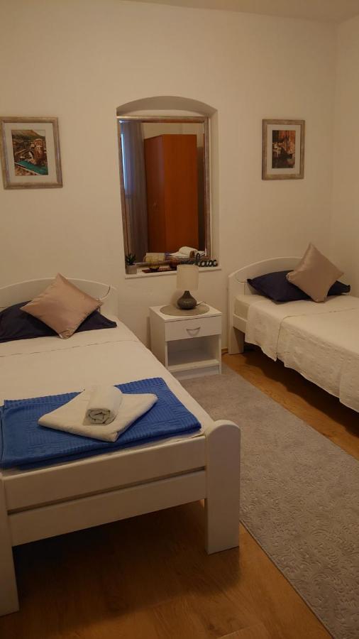 Apartments Tulipan - With Free Private Parking Garage Mostar Exteriör bild