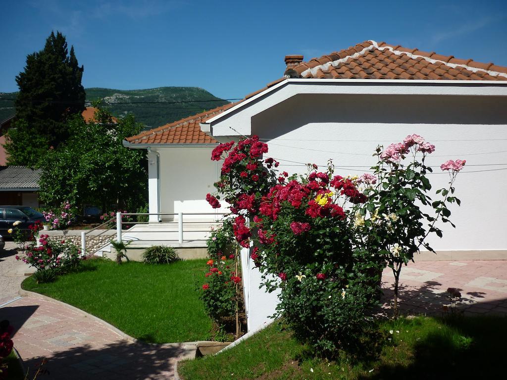 Apartments Tulipan - With Free Private Parking Garage Mostar Exteriör bild
