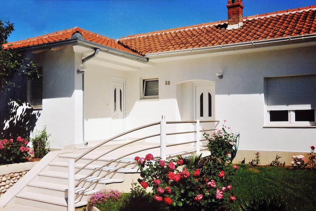 Apartments Tulipan - With Free Private Parking Garage Mostar Exteriör bild