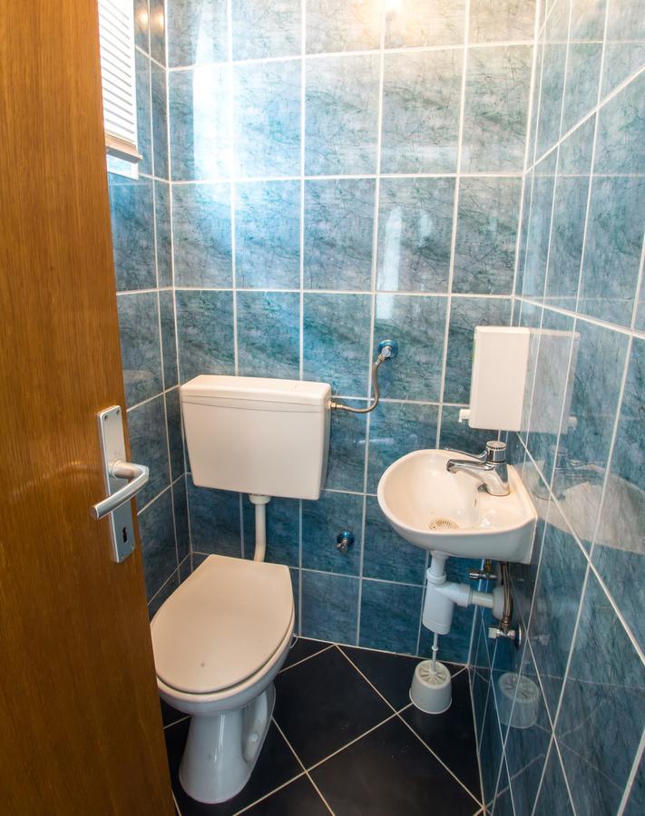 Apartments Tulipan - With Free Private Parking Garage Mostar Exteriör bild