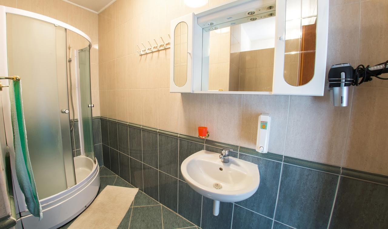 Apartments Tulipan - With Free Private Parking Garage Mostar Exteriör bild