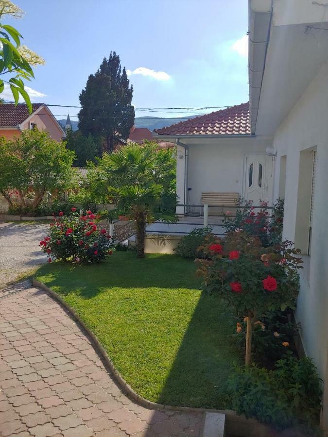 Apartments Tulipan - With Free Private Parking Garage Mostar Exteriör bild